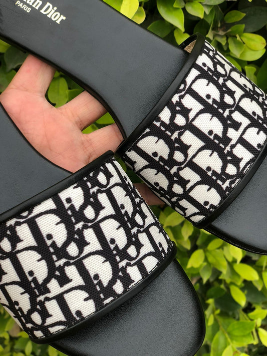 DIOR DD FLATS